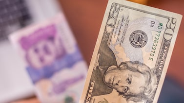 ¿Qué pasará con el dólar en Colombia? Primera vuelta reduce temores, pero persiste incertidumbre ¿Qué pasará con el dólar en Colombia? Primera vuelta reduce temores, pero persiste incertidumbre