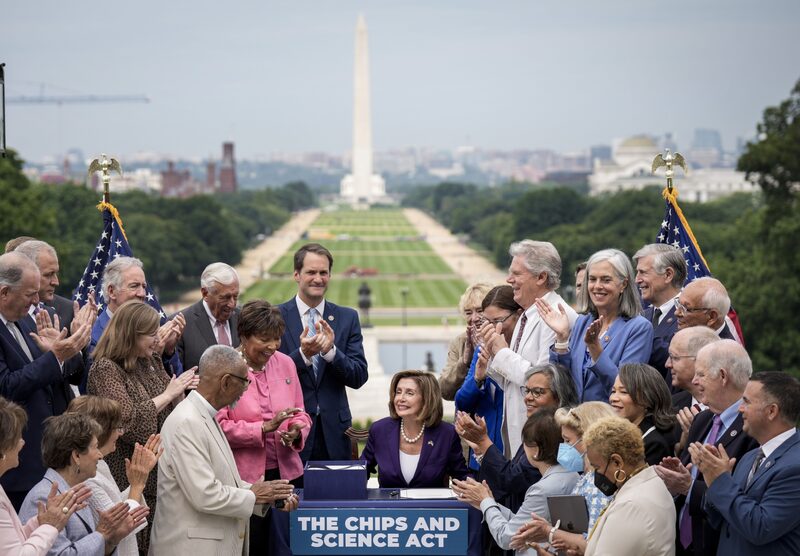 Lei americana é uma resposta ao sistema de venture capital estatal da China, que, na verdade, não tem tantos cases de sucesso assim Lei americana é uma resposta ao sistema de venture capital estatal da China, que, na verdade, não tem tantos cases de sucesso assim