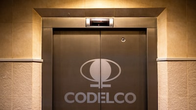 El gobierno de Kast se enfrenta al dilema de Codelco: usar su caja o aliviar su deuda El gobierno de Kast se enfrenta al dilema de Codelco: usar su caja o aliviar su deuda