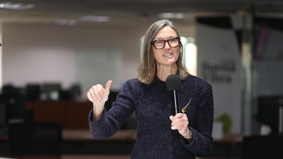 Cathie Wood vê América Latina resiliente a crises e atraente em cenário volátil Cathie Wood vê América Latina resiliente a crises e atraente em cenário volátil