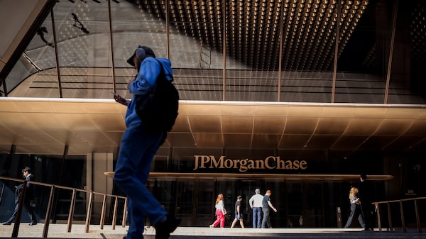 JPMorgan ve al bitcoin superando a las acciones, pero advierte sobre un riesgo JPMorgan ve al bitcoin superando a las acciones, pero advierte sobre un riesgo