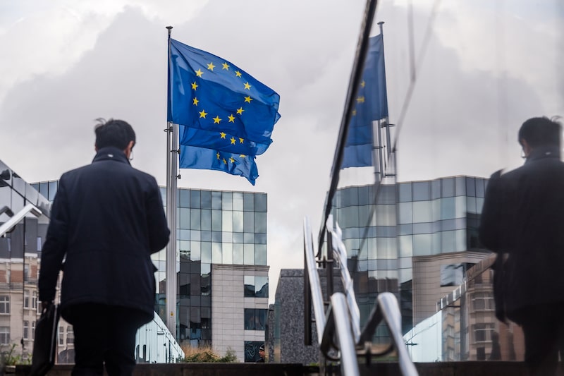 La Comisión Europea propuso la semana pasada cambios que frenarían el alcance de dos importantes leyes ESG: la Directiva sobre la elaboración de informes de sostenibilidad empresarial y la Directiva sobre la diligencia debida en materia de sostenibilidad empresarial. (Bloomberg) La Comisión Europea propuso la semana pasada cambios que frenarían el alcance de dos importantes leyes ESG: la Directiva sobre la elaboración de informes de sostenibilidad empresarial y la Directiva sobre la diligencia debida en materia de sostenibilidad empresarial. (Bloomberg)