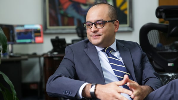 Colombia pospondría lanzamiento de bonos sociales y ETF por volatilidad del mercado Colombia pospondría lanzamiento de bonos sociales y ETF por volatilidad del mercado