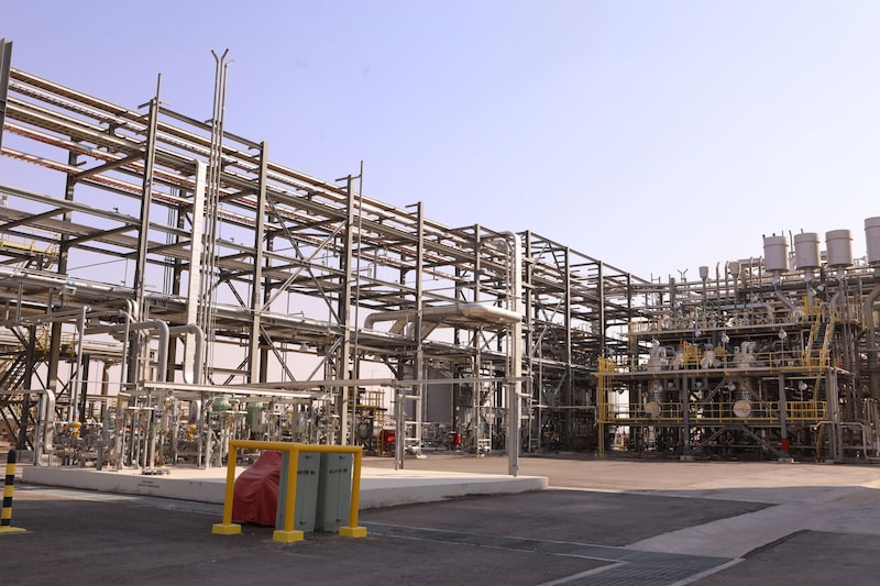 Tuberías en una planta de procesamiento en el yacimiento petrolífero de Khurais, en Khurais, Arabia Saudita. Fotógrafa: Maya Sidiqqui/Bloomberg. Tuberías en una planta de procesamiento en el yacimiento petrolífero de Khurais, en Khurais, Arabia Saudita. Fotógrafa: Maya Sidiqqui/Bloomberg.
