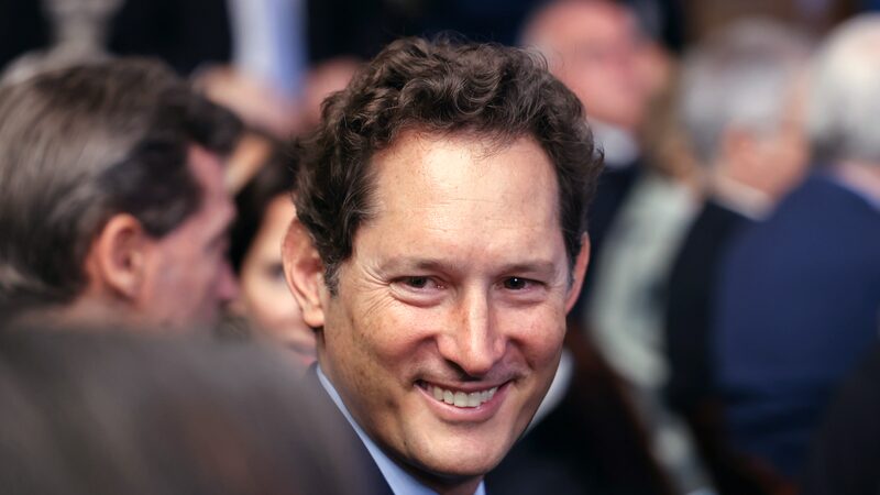 Como o herdeiro da Fiat busca reinventar o império familiar com a venda da Iveco Como o herdeiro da Fiat busca reinventar o império familiar com a venda da Iveco