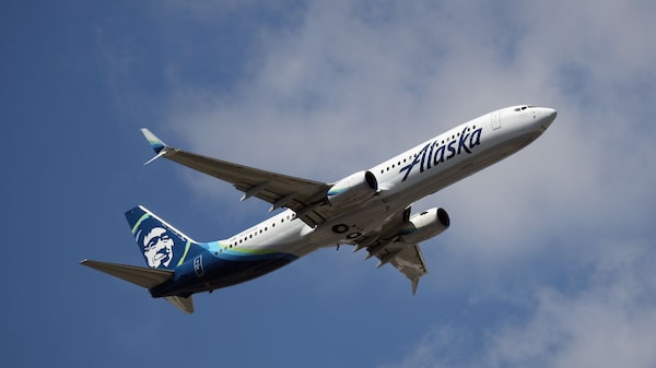 Acciones de Boeing se desploman tras incidente de avión que perdió panel en pleno vuelo Acciones de Boeing se desploman tras incidente de avión que perdió panel en pleno vuelo