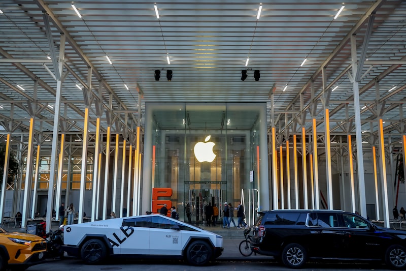 Apple Ahead Of Earnings Figures Apple Ahead Of Earnings Figures