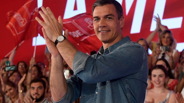 Presidente español prorroga subsidios por crisis en vísperas de votación anticipada Presidente español prorroga subsidios por crisis en vísperas de votación anticipada