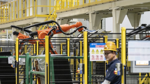 Da fábrica de chips à cidade em crise: como a IA aprofunda a divisão econômica da China Da fábrica de chips à cidade em crise: como a IA aprofunda a divisão econômica da China