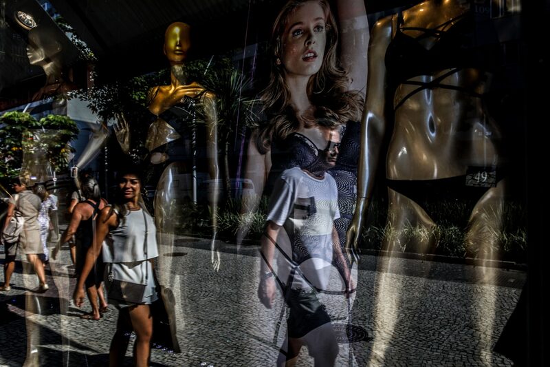 Shoppers in the Ipanema neighborhood of Rio de Janeiro, Brazil, on Thursday, March 2, 2023. Photographer: Dado Galdieri/Bloomberg Shoppers in the Ipanema neighborhood of Rio de Janeiro, Brazil, on Thursday, March 2, 2023. Photographer: Dado Galdieri/Bloomberg