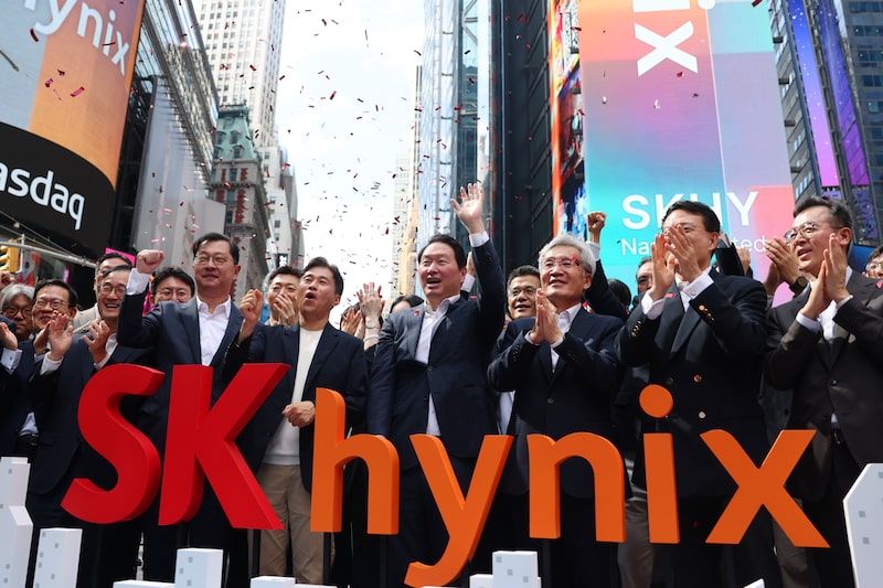 SK Hynix US IPO At The Nasdaq MarketSite SK Hynix US IPO At The Nasdaq MarketSite
