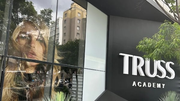 Truss, do Grupo Boticário, capacitou 75 mil cabeleireiros. E decidiu triplicar a meta Truss, do Grupo Boticário, capacitou 75 mil cabeleireiros. E decidiu triplicar a meta