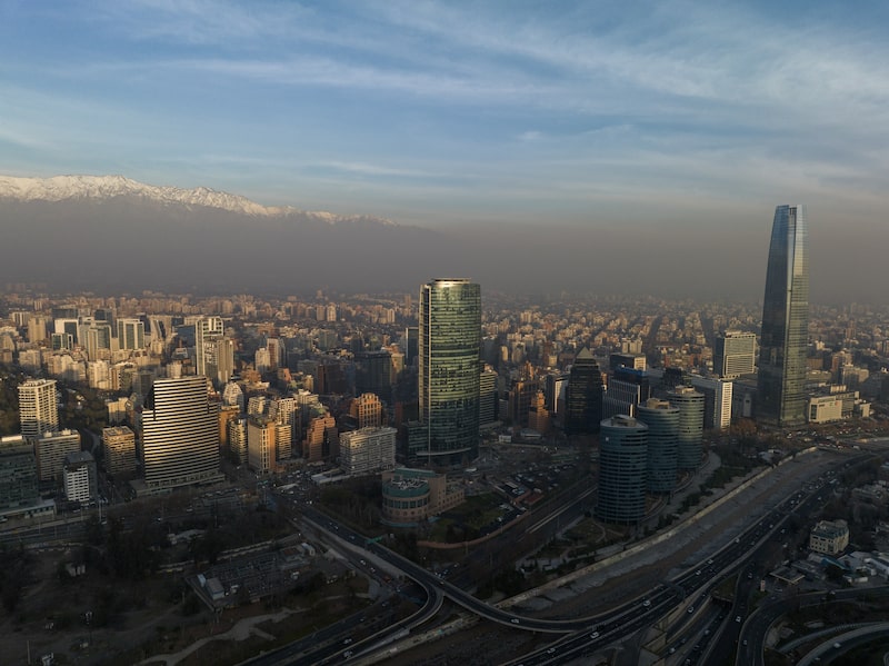 La inflación anual de Chile sorprende al caer a su nivel más bajo desde 2021. La inflación anual de Chile sorprende al caer a su nivel más bajo desde 2021.