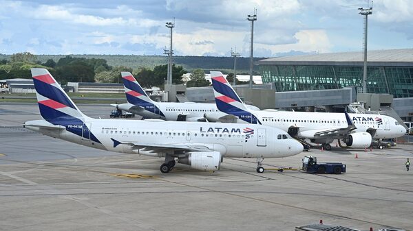 Latam Airlines vê lucro saltar 66% e eleva guidance com forte demanda por viagens Latam Airlines vê lucro saltar 66% e eleva guidance com forte demanda por viagens