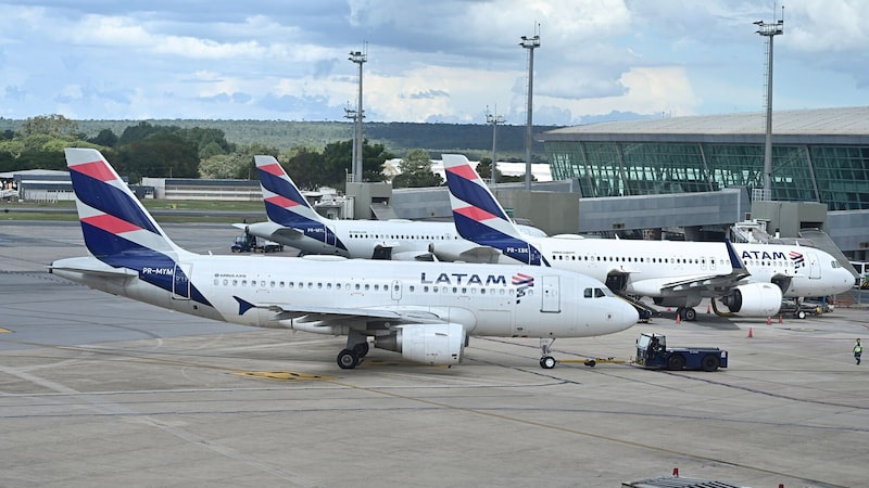 Latam afirma que custos elevados com combustível devem restringir o crescimento Latam afirma que custos elevados com combustível devem restringir o crescimento