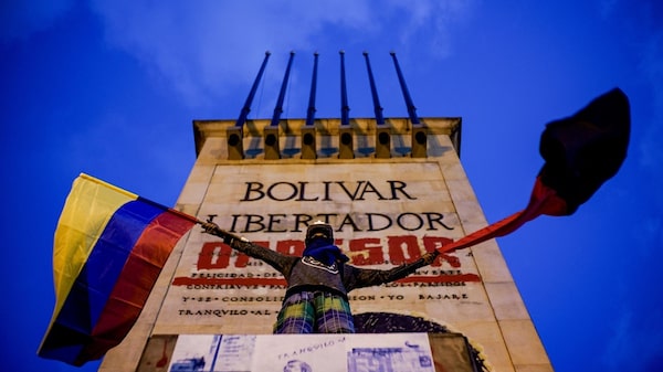 De la tensión electoral a la tensión social: las dos Colombia posibles tras segunda vuelta presidencial De la tensión electoral a la tensión social: las dos Colombia posibles tras segunda vuelta presidencial
