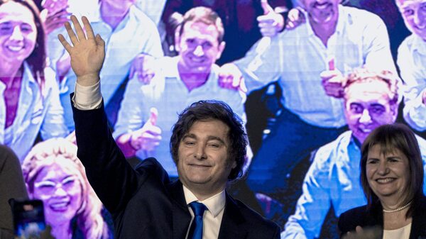 Peso argentino reduz ganhos e aponta limites do otimismo dos mercados com Milei Peso argentino reduz ganhos e aponta limites do otimismo dos mercados com Milei