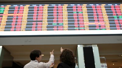 Ibovespa futuro abre em queda; dólar e juros sobem após ataques em Brasília Ibovespa futuro abre em queda; dólar e juros sobem após ataques em Brasília