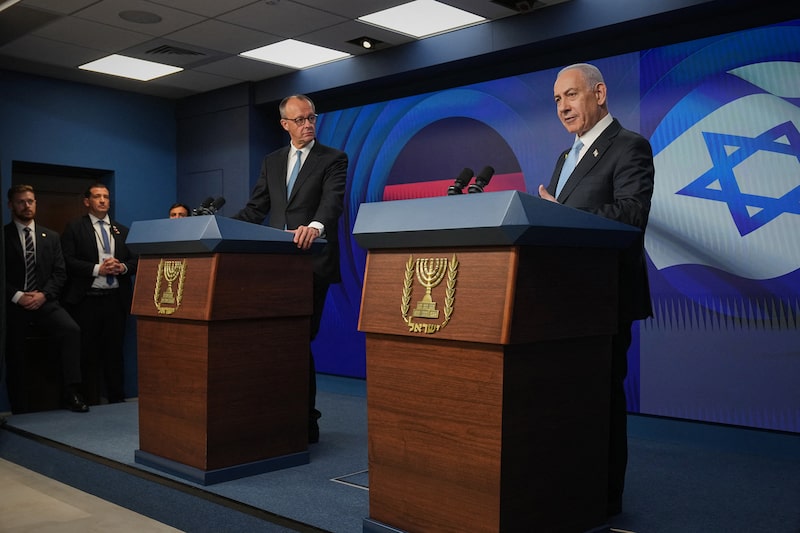 El primer ministro israelí, Benjamin Netanyahu (der.), habla durante una conferencia de prensa conjunta con el canciller alemán, Friedrich Merz, en Jerusalén el 7 de diciembre de 2025. (Foto de Ariel Schalit / POOL / AFP vía Getty Images) El primer ministro israelí, Benjamin Netanyahu (der.), habla durante una conferencia de prensa conjunta con el canciller alemán, Friedrich Merz, en Jerusalén el 7 de diciembre de 2025. (Foto de Ariel Schalit / POOL / AFP vía Getty Images)