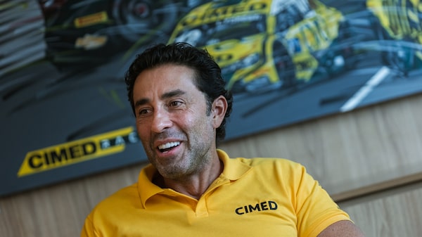 Família da Cimed alavanca vendas e se torna bilionária com impulso de redes sociais Família da Cimed alavanca vendas e se torna bilionária com impulso de redes sociais