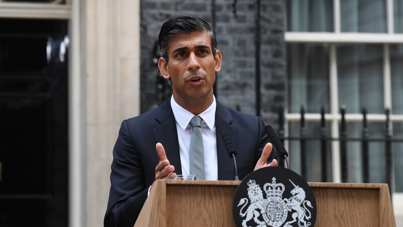 Ao tomar posse, novo premiê Sunak promete corrigir erros de Liz Truss Ao tomar posse, novo premiê Sunak promete corrigir erros de Liz Truss