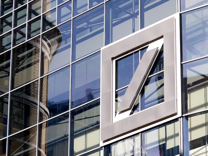 El logotipo de Deutsche Bank AG frente a las oficinas regionales de la empresa en Birmingham, Reino Unido, el lunes 5 de septiembre de 2022. El logotipo de Deutsche Bank AG frente a las oficinas regionales de la empresa en Birmingham, Reino Unido, el lunes 5 de septiembre de 2022.