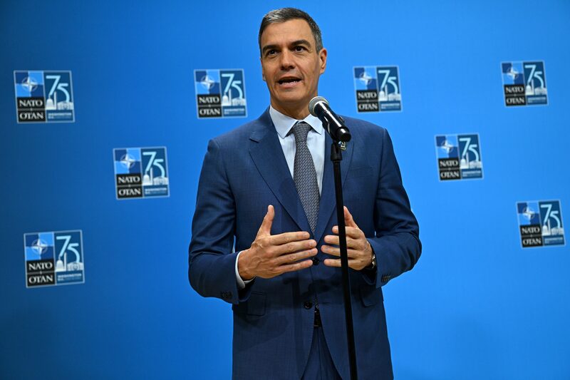 El objetivo del 5% ha sido una exigencia clave de EE.UU. y ha obtenido el apoyo de 31 de los 32 miembros, aunque algo a regañadientes en algunos casos. El objetivo del 5% ha sido una exigencia clave de EE.UU. y ha obtenido el apoyo de 31 de los 32 miembros, aunque algo a regañadientes en algunos casos.