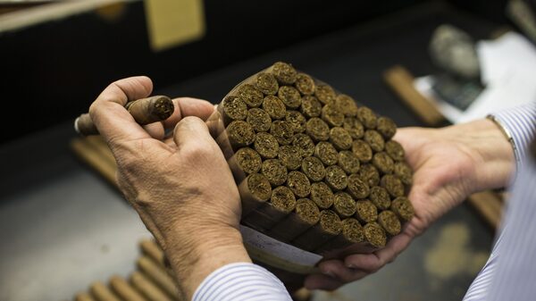 Philip Morris desiste de venda de unidade de charutos nos EUA avaliada em US$ 1 bi Philip Morris desiste de venda de unidade de charutos nos EUA avaliada em US$ 1 bi