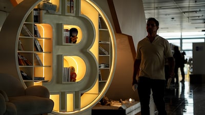 Bitcoin sube casi 8% y sacude a los bajistas con liquidaciones récord desde 2021 Bitcoin sube casi 8% y sacude a los bajistas con liquidaciones récord desde 2021