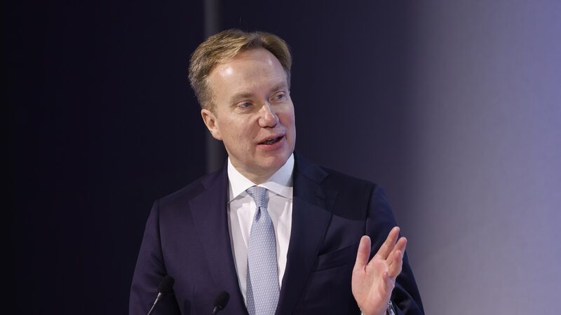 Mundo está em desordem, mas é resiliente, diz CEO do Fórum Econômico Mundial Mundo está em desordem, mas é resiliente, diz CEO do Fórum Econômico Mundial