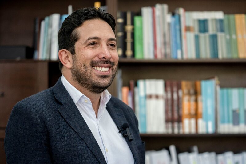 O governo colombiano está comprometido em manter a dívida pública em um caminho sustentável e manter a confiança dos investidores, disse Diego Guevara O governo colombiano está comprometido em manter a dívida pública em um caminho sustentável e manter a confiança dos investidores, disse Diego Guevara