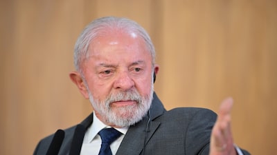 Lula anuncia novo programa para aliviar dívidas das famílias antes das eleições Lula anuncia novo programa para aliviar dívidas das famílias antes das eleições