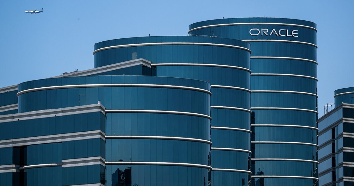 Oracle Ecb Oracle recortó 21.000 empleos en un año; afirma que la IA reemplazó ...