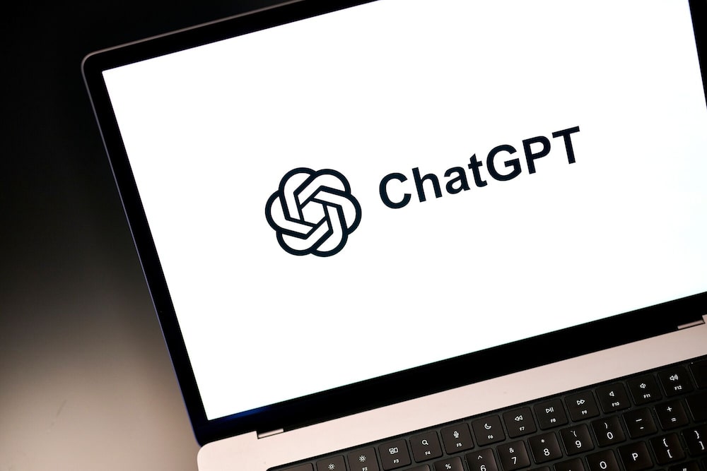 El logotipo de ChatGPT colocado sobre una computadora portátil en Forest Hills, Nueva York, EE.UU., el viernes 27 de marzo de 2026. El logotipo de ChatGPT colocado sobre una computadora portátil en Forest Hills, Nueva York, EE.UU., el viernes 27 de marzo de 2026.