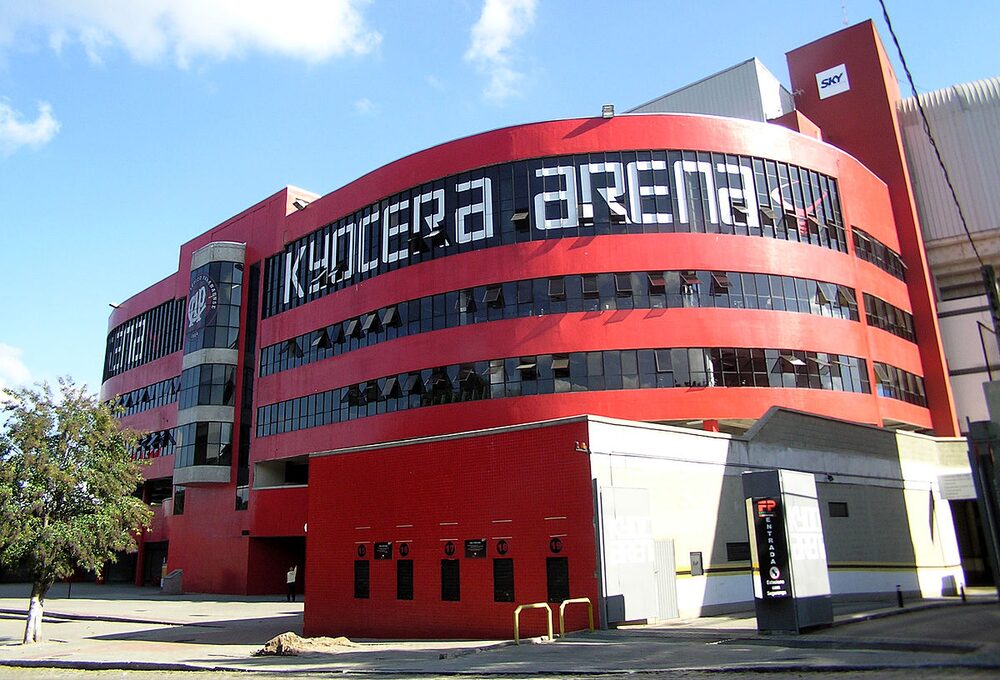 Así lucía el exterior del estadio del Atlético Paranaense durante los años del sponsoreo Así lucía el exterior del estadio del Atlético Paranaense durante los años del sponsoreo