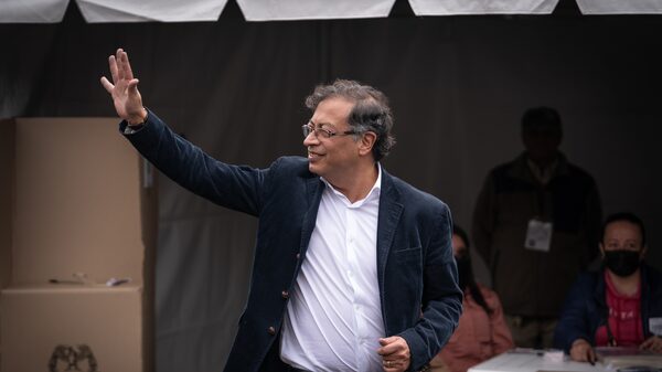 Gustavo Petro presentaría una reforma tributaria en el primer semestre de su mandato Gustavo Petro presentaría una reforma tributaria en el primer semestre de su mandato