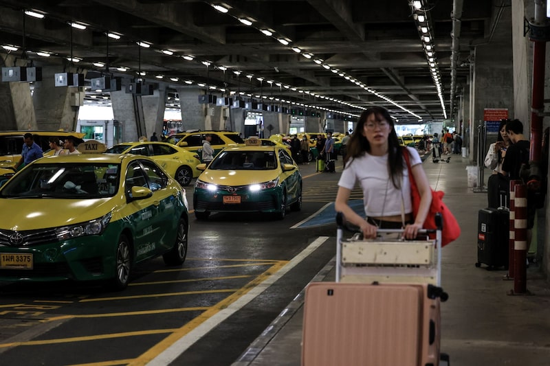 El gobierno tailandés ha aprobado un plan de viaje sin visado para visitantes de China. El gobierno tailandés ha aprobado un plan de viaje sin visado para visitantes de China.