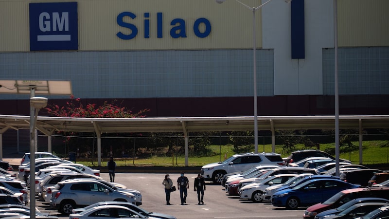 General Motors anuncia inversión en México mientras reconfigura producción en Norteamérica General Motors anuncia inversión en México mientras reconfigura producción en Norteamérica