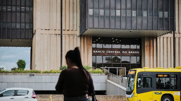 Banco Central flexibiliza compulsório após prejuízo de R$ 50 bi do Master no FGC Banco Central flexibiliza compulsório após prejuízo de R$ 50 bi do Master no FGC