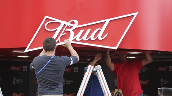 AB InBev asumirá una pérdida de US$1.100 millones por su salida de Rusia AB InBev asumirá una pérdida de US$1.100 millones por su salida de Rusia