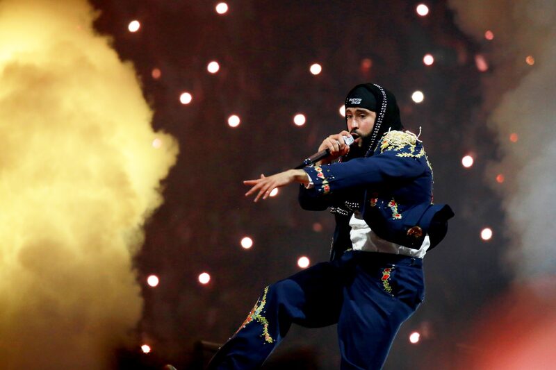 Embora Bad Bunny esteja fazendo uma turnê mundial, ele só a anunciou depois que todas as datas de Porto Rico estavam esgotadas. Embora Bad Bunny esteja fazendo uma turnê mundial, ele só a anunciou depois que todas as datas de Porto Rico estavam esgotadas.