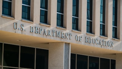 Trump promete cerrar el Departamento de Educación: quiere hacerlo con ayuda del Congreso Trump promete cerrar el Departamento de Educación: quiere hacerlo con ayuda del Congreso