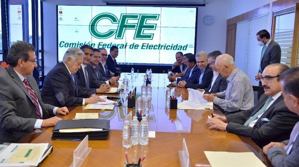 Moody’s baja nota crediticia de CFE y queda a dos escalones del bono basura Moody’s baja nota crediticia de CFE y queda a dos escalones del bono basura