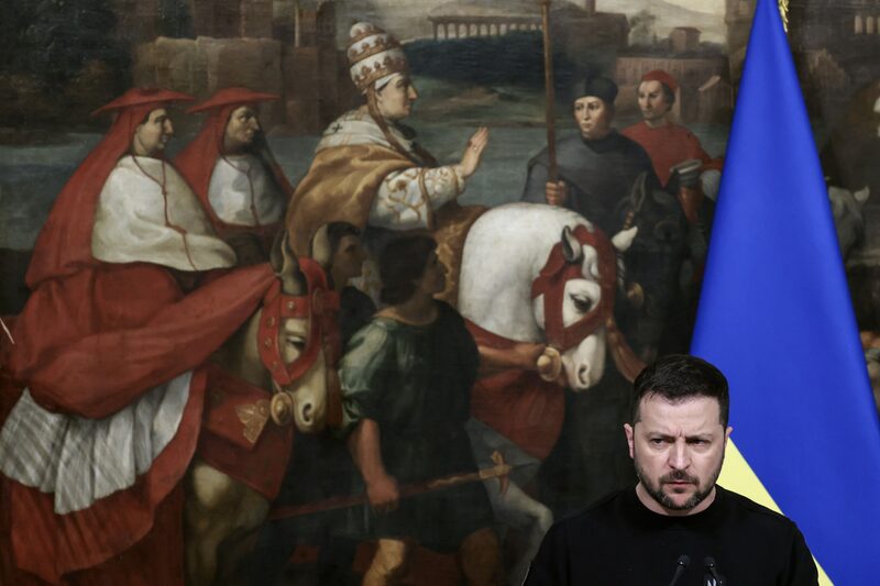 Volodymyr Zelenskiy, presidente de Ucrania, durante una rueda de prensa tras su reunión con Giorgia Meloni, primera ministra de Italia, en el Palacio Chigi de Roma, Italia, el sábado 13 de mayo de 2023. Volodymyr Zelenskiy, presidente de Ucrania, durante una rueda de prensa tras su reunión con Giorgia Meloni, primera ministra de Italia, en el Palacio Chigi de Roma, Italia, el sábado 13 de mayo de 2023.