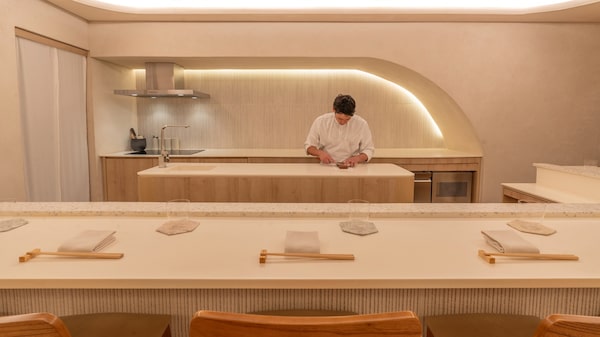 Ecossistema do luxo: a estratégia do Kanoe com sushi para 8 clientes e menu de R$ 1.400 Ecossistema do luxo: a estratégia do Kanoe com sushi para 8 clientes e menu de R$ 1.400