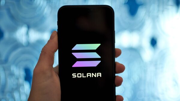 Solana podría sufrir presiones por caídas del servicio y retos de sincronización Solana podría sufrir presiones por caídas del servicio y retos de sincronización