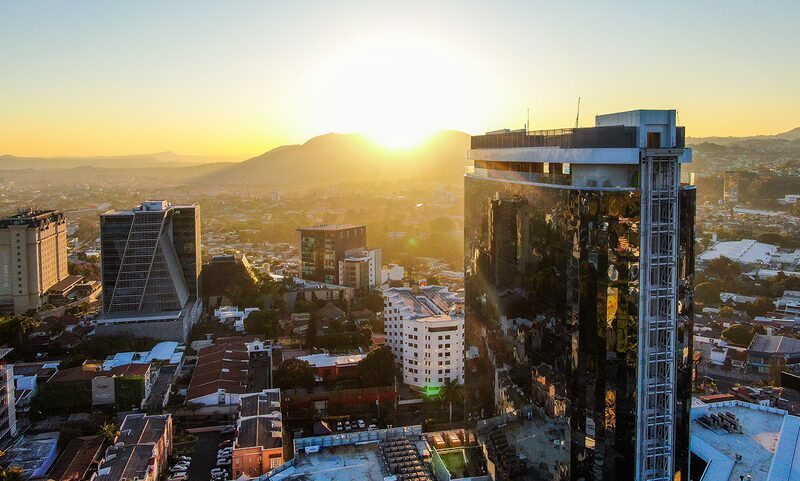 Celebra el Fin de Año en El Salvador, la tierra de anfitriones Celebra el Fin de Año en El Salvador, la tierra de anfitriones