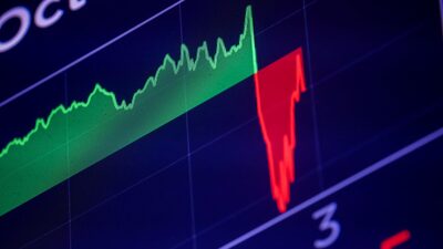 El petróleo profundiza su caída; las acciones mundiales mantienen la ganancia de tres días El petróleo profundiza su caída; las acciones mundiales mantienen la ganancia de tres días