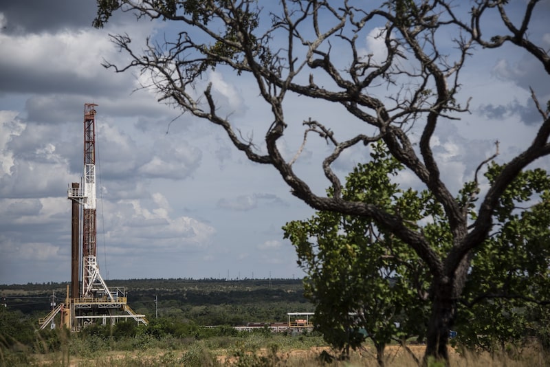 Una torre de perforación petrolera en el Cinturón Orinoco de El Tigre, Venezuela. Fuente: Bloomberg. Una torre de perforación petrolera en el Cinturón Orinoco de El Tigre, Venezuela. Fuente: Bloomberg.