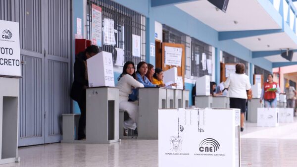 Más del 80% de los electores en Ecuador votaron en la consulta popular y referéndum Más del 80% de los electores en Ecuador votaron en la consulta popular y referéndum